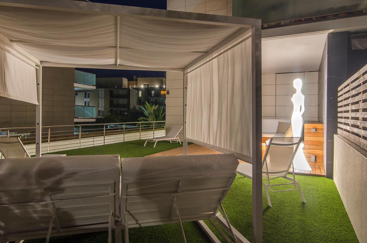 Sitges Spaces Garden Paradise 3 Bedroom, 3 Bathroom, Huge Private Garden-Terrace, Pool- Sleeps Up To 8 Εξωτερικό φωτογραφία