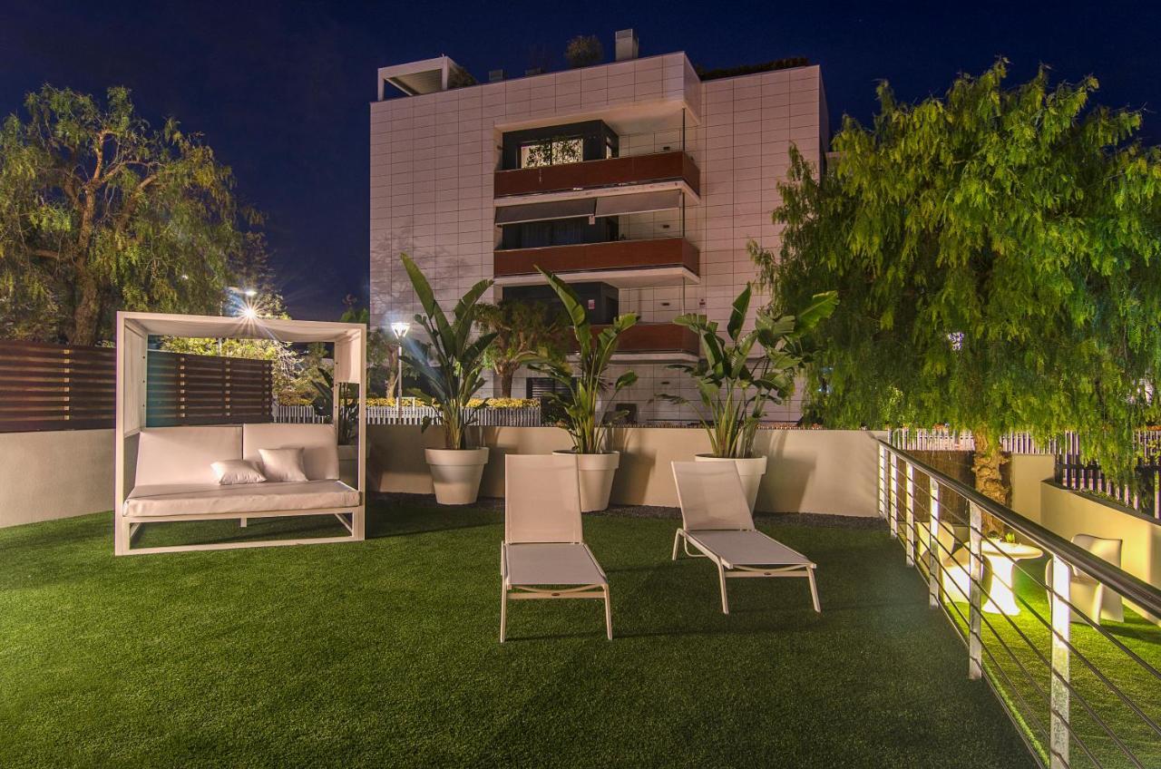 Sitges Spaces Garden Paradise 3 Bedroom, 3 Bathroom, Huge Private Garden-Terrace, Pool- Sleeps Up To 8 Εξωτερικό φωτογραφία