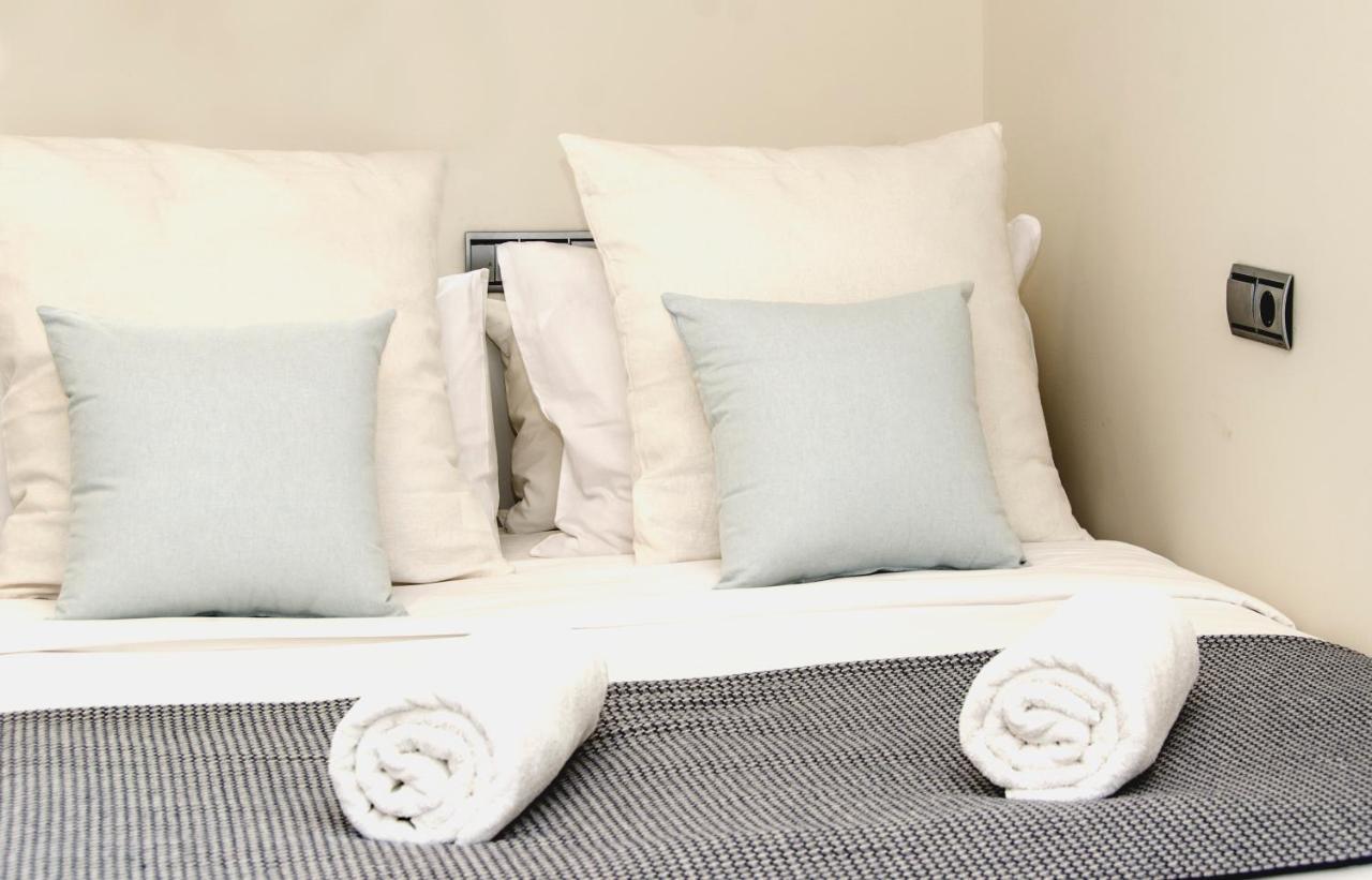 Sitges Spaces Garden Paradise 3 Bedroom, 3 Bathroom, Huge Private Garden-Terrace, Pool- Sleeps Up To 8 Εξωτερικό φωτογραφία